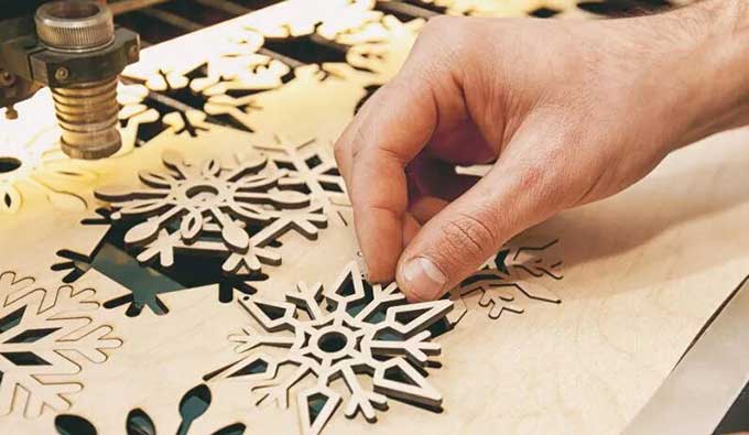 برش لیزری MDF در کارگاه‌های معرق و مصنوعات چوبی